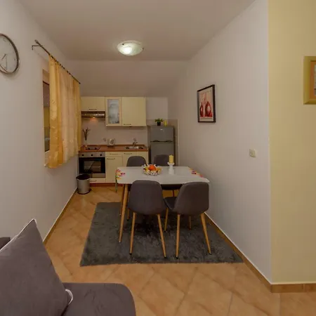 Apartments Vesna Skradin Exterior photo